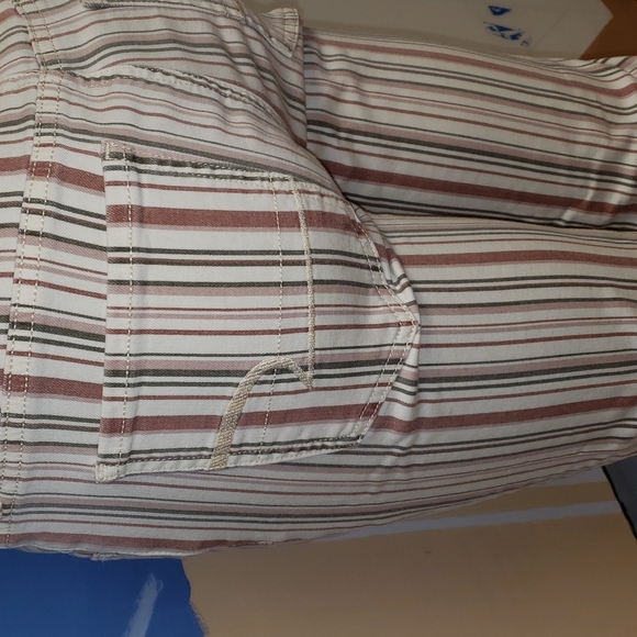 American Eagle jean & Gap jacket combo - Picture 14 of 16